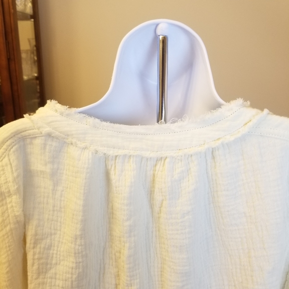 Free People

We The Free Moving Mountains Top

L - Picture 8 of 10